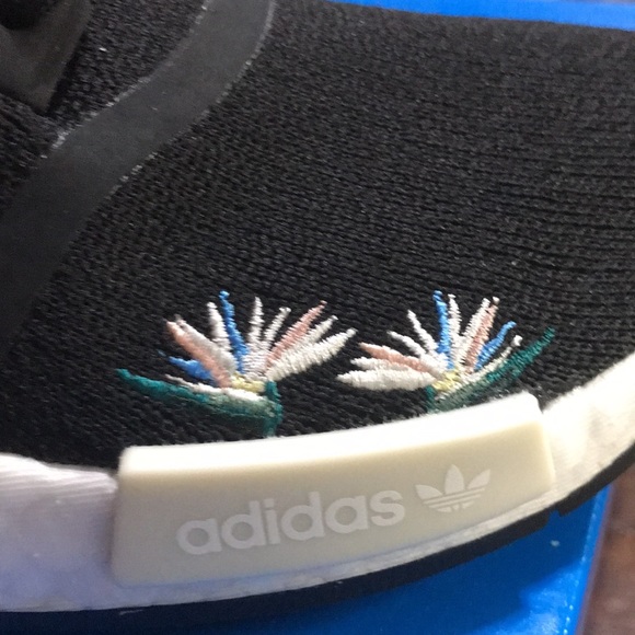 NEW Addias NMD_R1 TM W CBlack 6 GX2074 BNIB - Picture 2 of 11